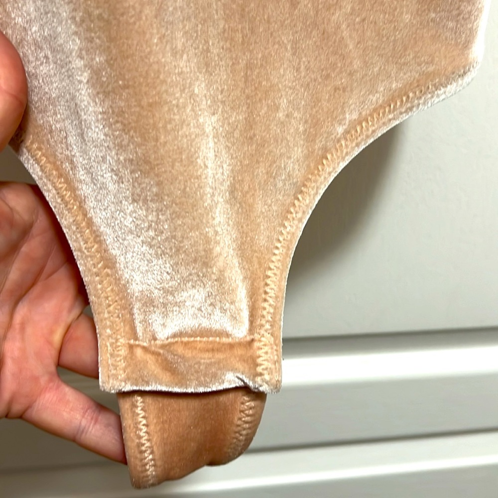 ✨✨✨MADEWELL BODYSUIT SIZE LARGE NWOT BLUSH VELOUR FABRIC ✨✨✨ - Picture 4 of 8